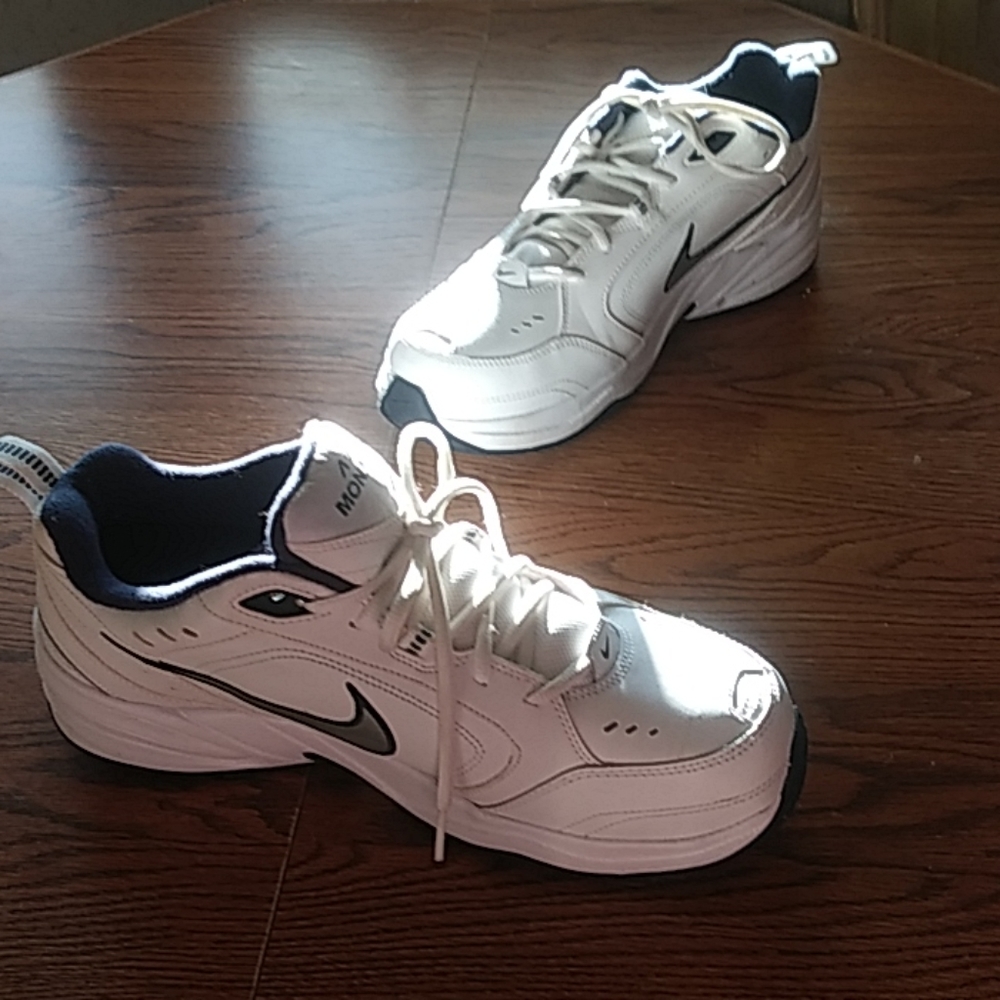 Nike Air Monarch 4E Size 11